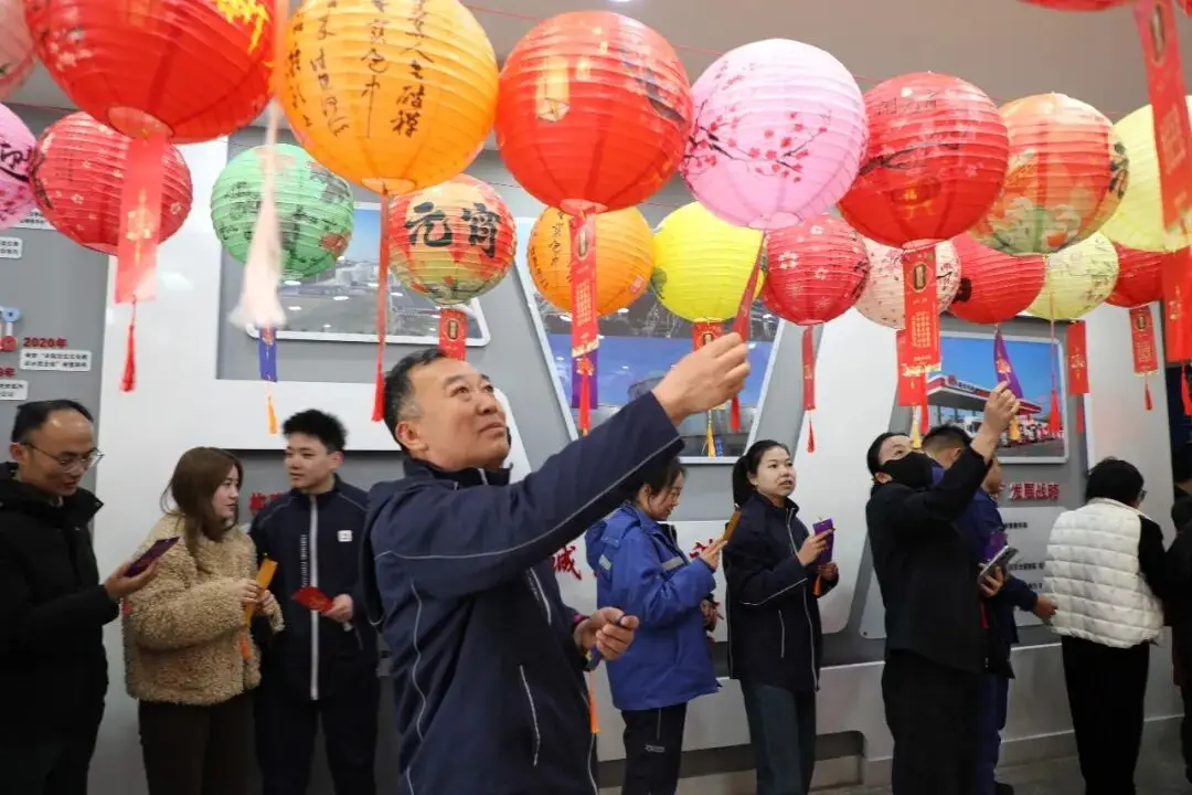 Elkarretaratzeak udaberriko berotasuna ospatzen du